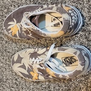 Mens Size 6 Womens Size 7.5 Vans Flower Sneakers